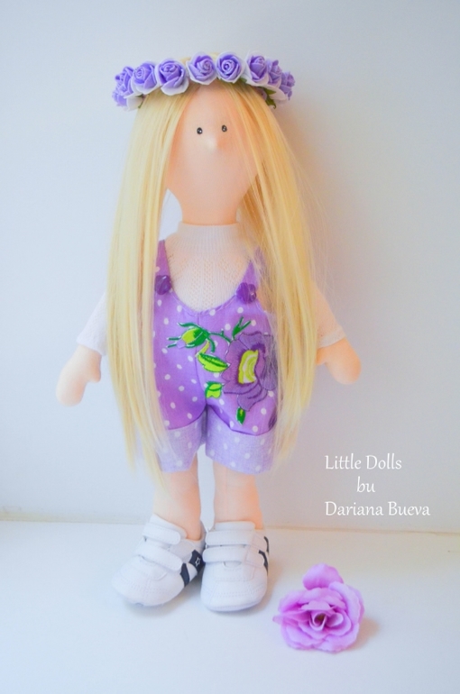 Еще одна девочка)