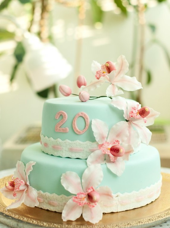 На юбилей с орхидеями