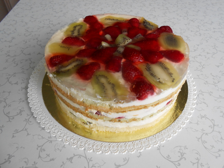 Три тортика для гостей