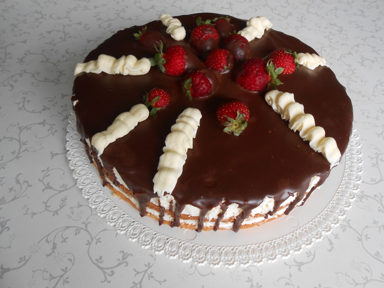 Три тортика для гостей