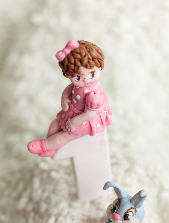 ДЕВОЧКА НА ЕДИНИЦЕ