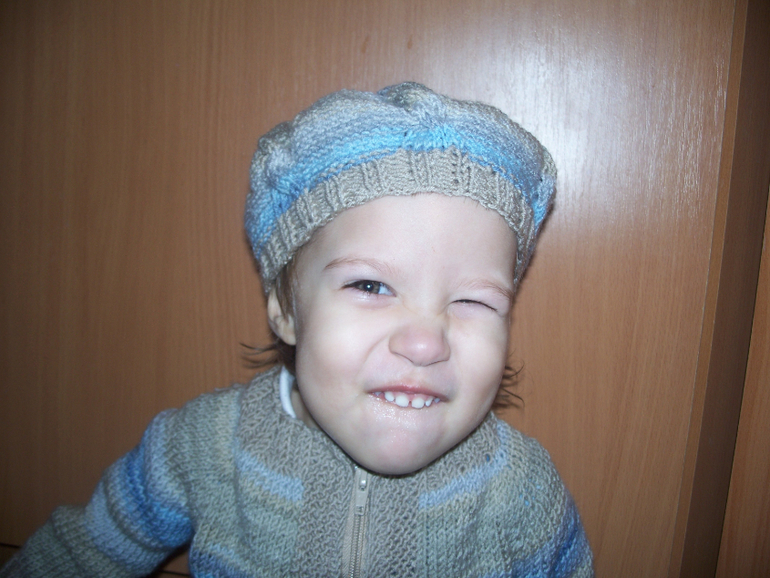 Кофточка и берет на весну