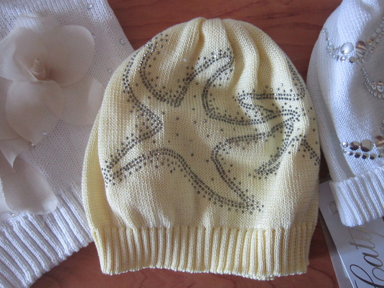 шапки catya (новые по 1200)