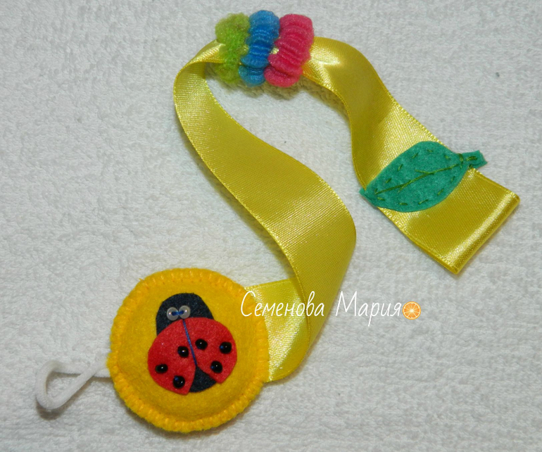 Заколочницы или органайзеры для резинок и заколочек.