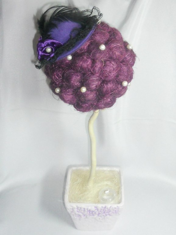 Топиарии в наличии, ждут своих хозяев!