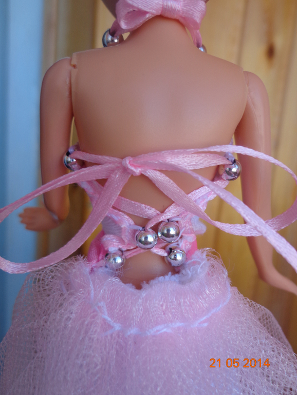 Кукольная одежда и корона))))