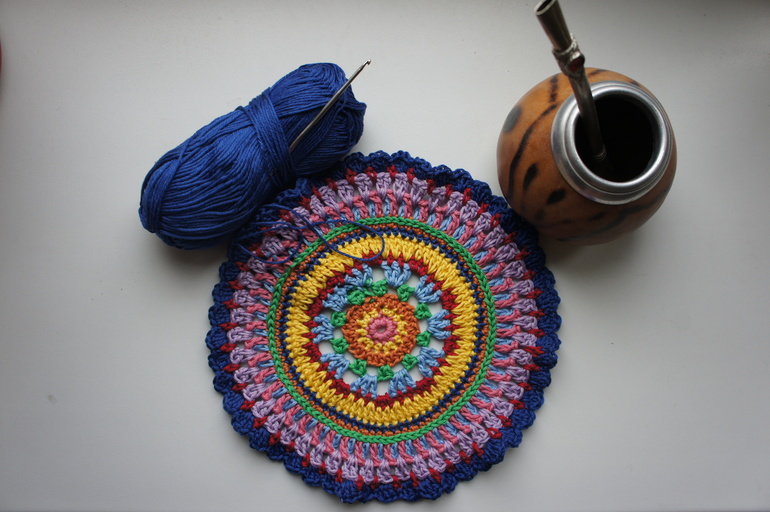 Вязаная мандала