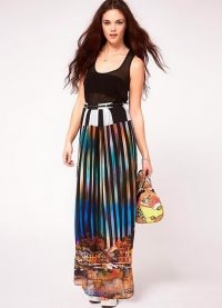 Офисный стиль и прямая юбка.