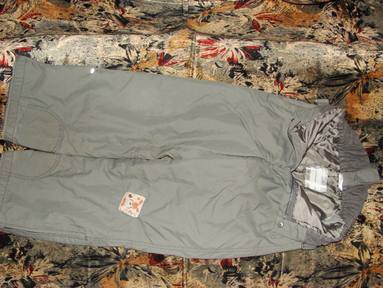 Отдам вещи на мальчика  .Игрушки  книги.