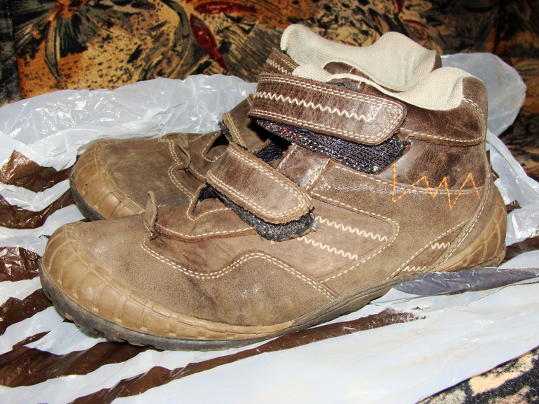 Отдам вещи на мальчика  .Игрушки  книги.