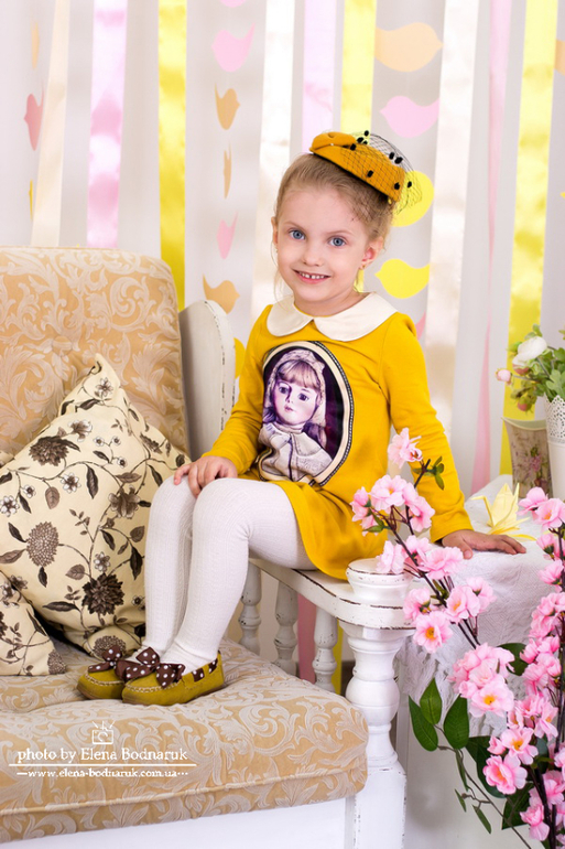 Девочка весна Полина...