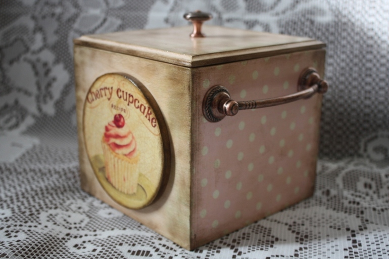 Кухонные принадлежности в технике декупаж