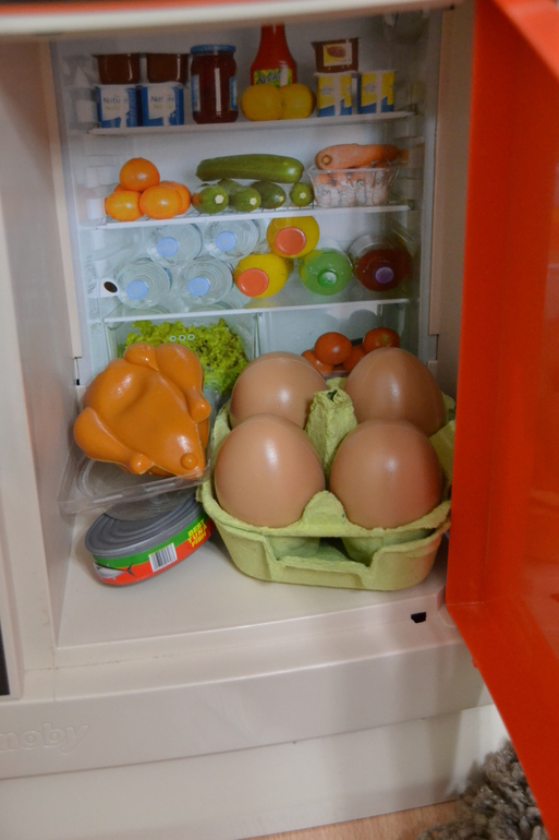 Маленькая хозяйка (на кухне)