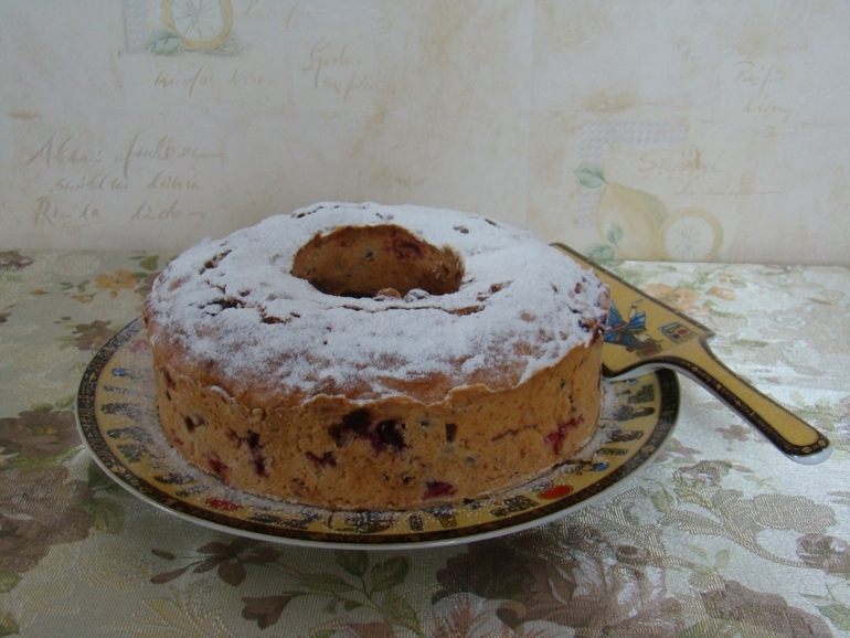 Шведский пряничный кекс с клюквой и орехами.