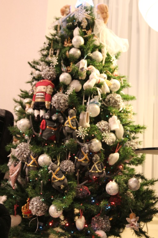 новый год к нам мчится...