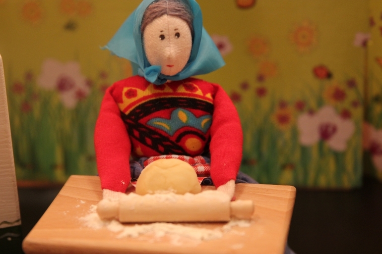 колобок , колобок....