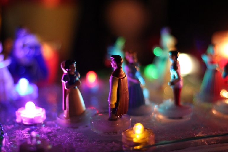 мама полезла в морозилку....