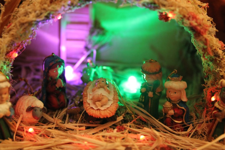 календарь ожидания праздника или рождественский вертеп