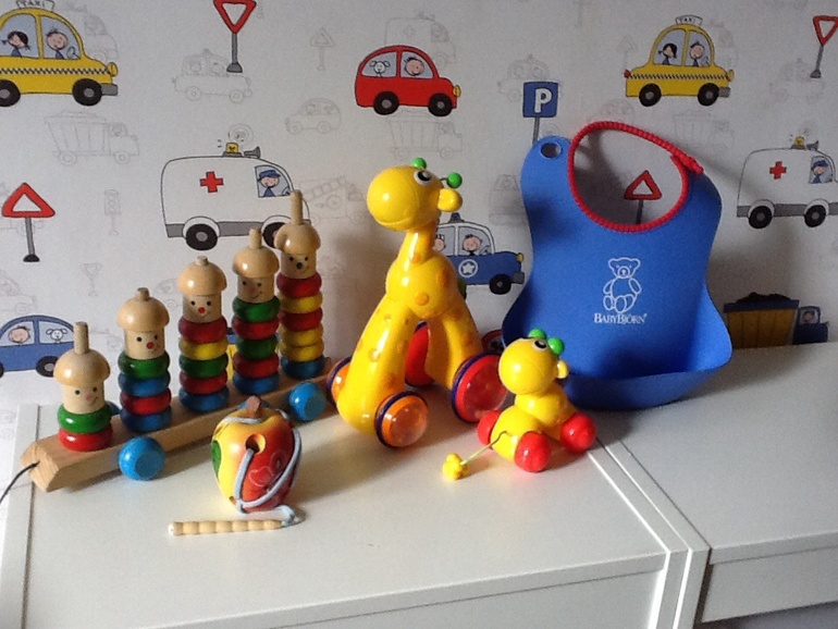 Игрушки