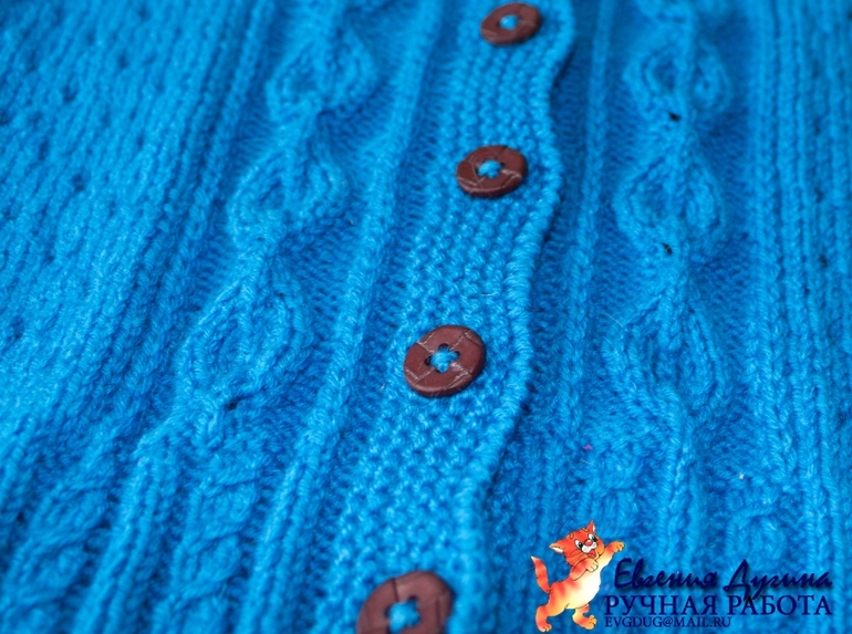 Васильковая кофточка