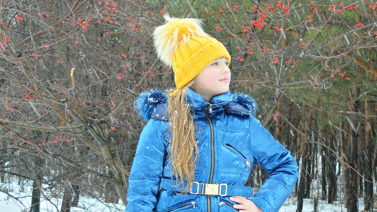 а снег идёт...