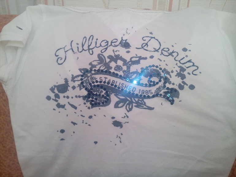 девочки разберите пожалуйста вещи 42-44 р-а.