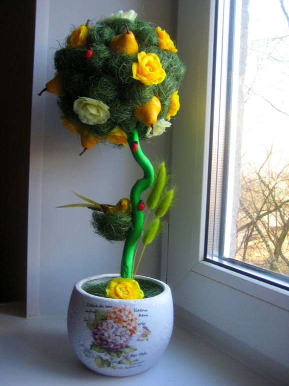 Деревце с грушами.