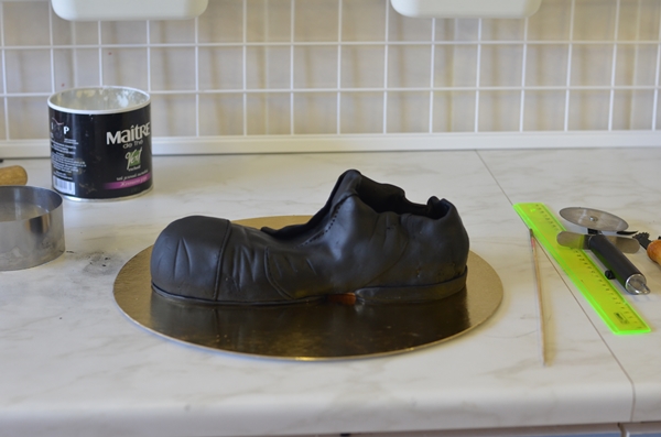 Башмак... Старый, стоптанный башмак Чарли...