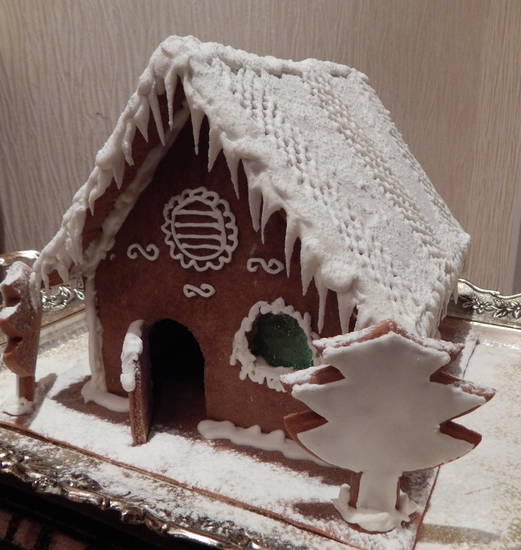 Ностальгия по новогодним праздникам - пряничный домик