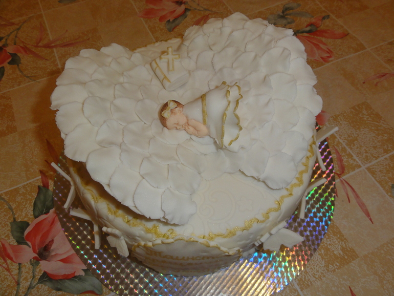 Торт малышка на крыльях