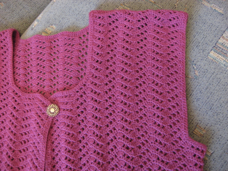 Жилет узором зигзаг