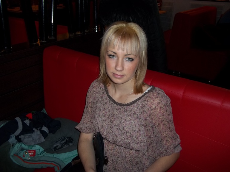 посоветуйте стрижку и цвет волос??