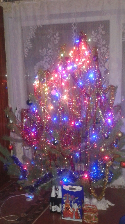 новый год и новое достижение малышика)))