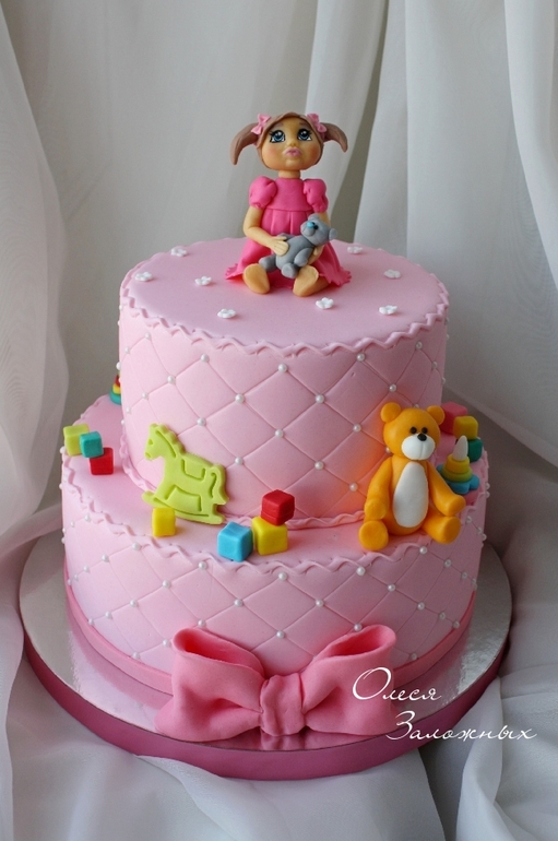 Торт " Розовый с малышкой на годик."
