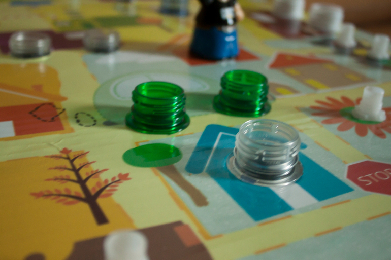 Короб с крышечками