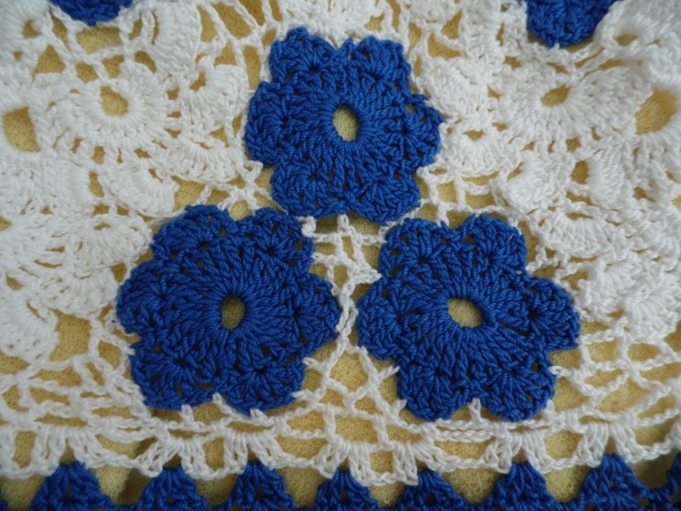 Вязанное платье для девочки