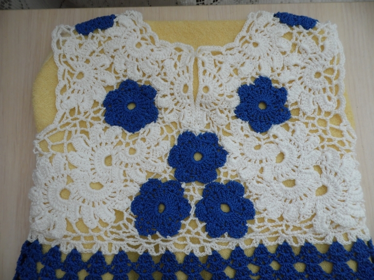 Вязанное платье для девочки