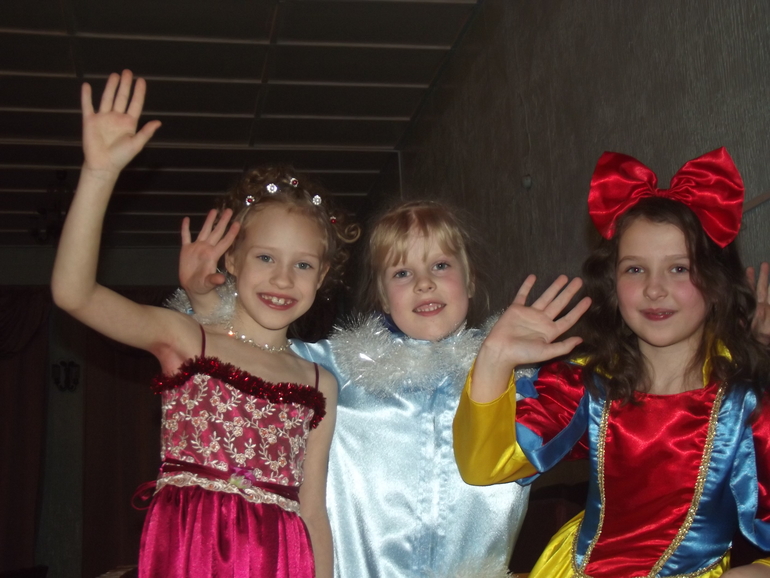 новогодние утренники)))