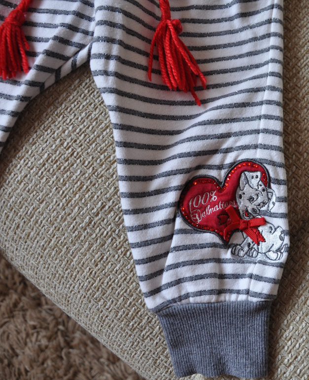 Весеннее пальто Kate Mack, костюм спортивный Monnalisa.