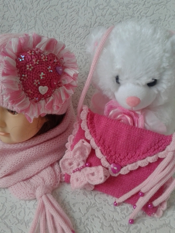 Комплект "Розово-Сердечный":))) На малышку 2лет.
