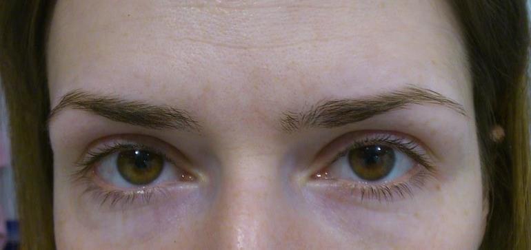 Дешевенькая тушь, ни грамма не хуже остальных!