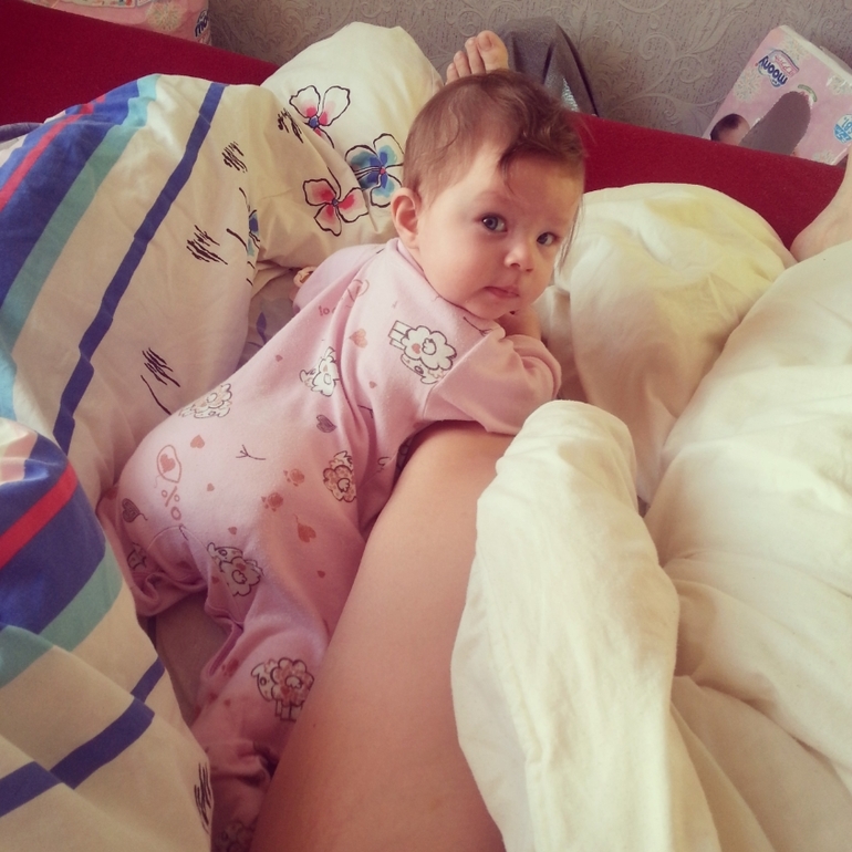 ползаем, садимся,сидим,встаем на ноги