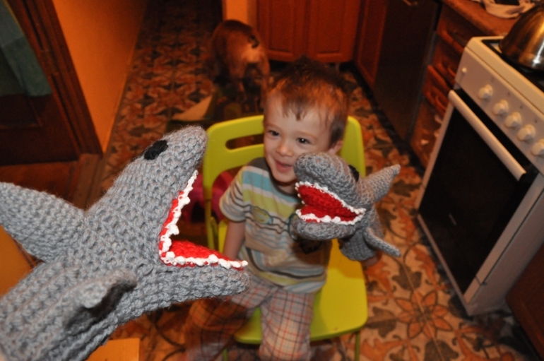 варежки акулы