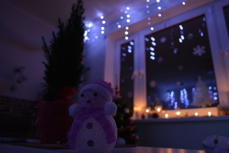 Решила показать свою комнату))