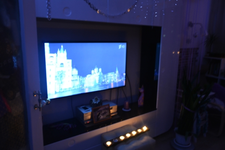 Решила показать свою комнату))