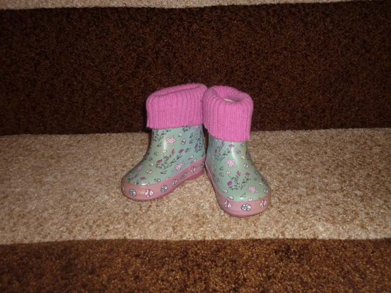 Продам обувь б/у для девочки размеры от 19 до 26