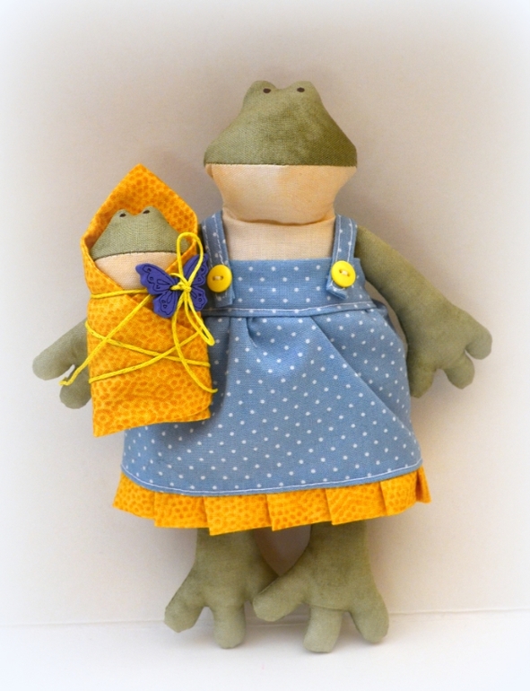 Семья лягушат))