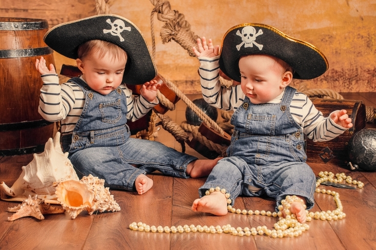 Двойняшки-очаровашки!