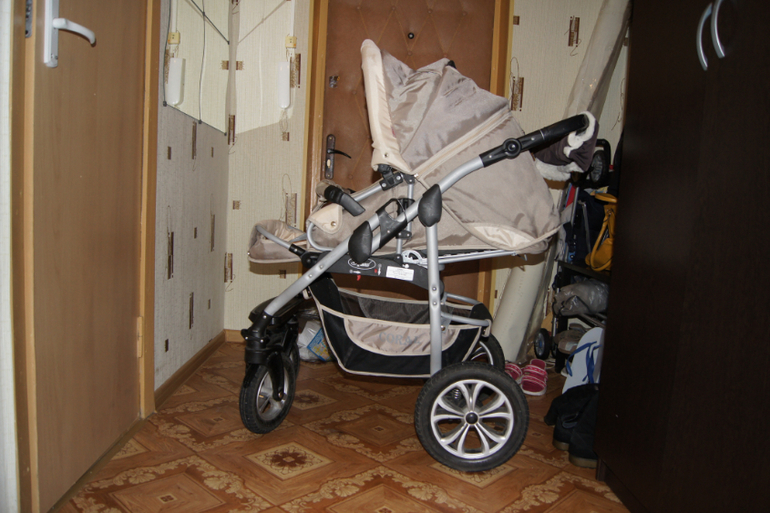 Продаю коляску 2в 1 Krasnal Coral 4500