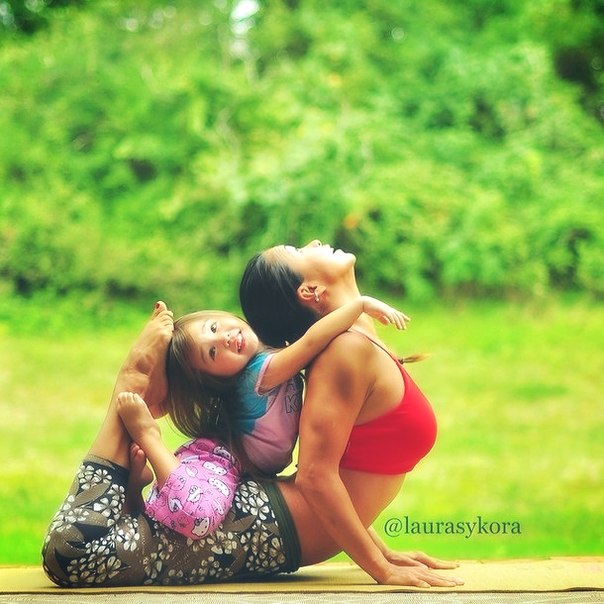 Йога-инстаграм мамы и дочки покорил мир.
